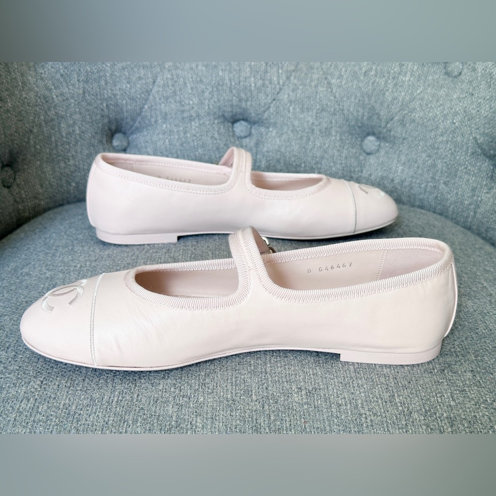 NEW CHANEL CC LOGO LIGHT PINK LEATHER MARYJANE BALLET FLATS SILVER BUCKLE 39 - Picture 13 of 16